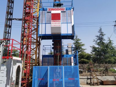 Palăng nâng cố định Cấu trúc kín hoàn toàn Nạp hạt chính xác cho máy tạo hạt tầng sôi